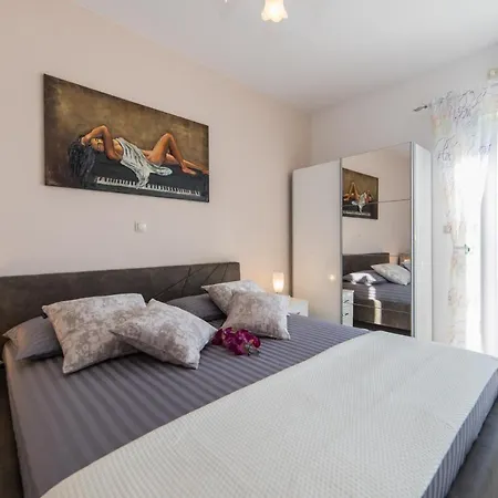 Luxury Tafra